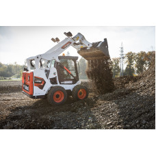 Аренда мини-погрузчика Bobcat S530 с ковшом