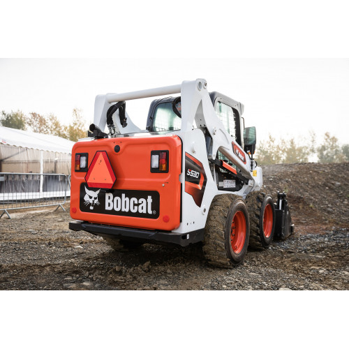Аренда мини-погрузчика Bobcat S530 с вилами