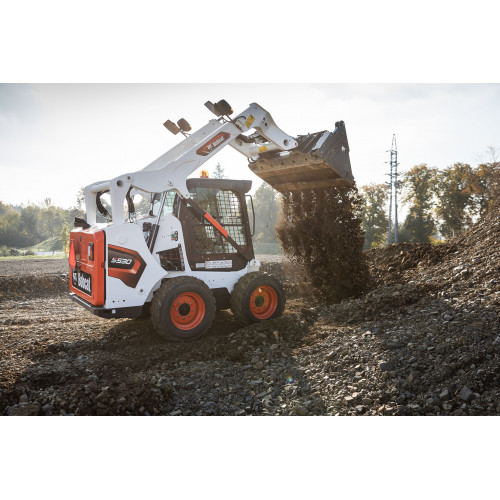 Аренда мини-погрузчика Bobcat S530 с ковшом