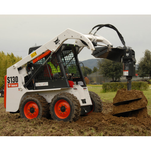 Аренда мини-погрузчика Bobcat S530 с гидробуром